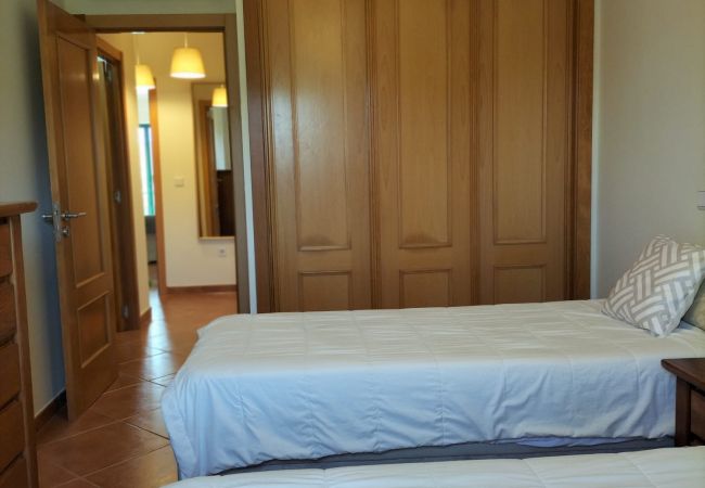 Appartement à Quarteira - T2 Piscina e Garagem A/C Vila Bairos Vilamoura