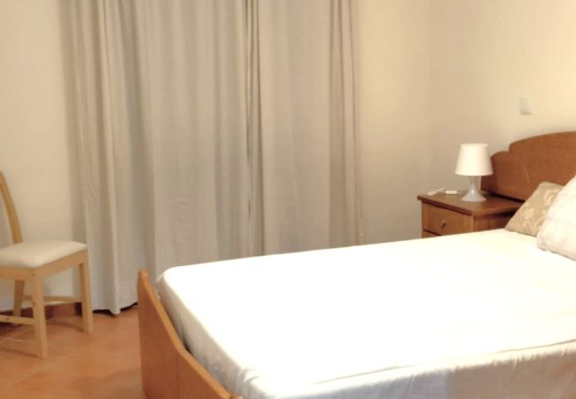 Appartement à Quarteira - T2 Vila Bairos A/C Piscina e Garagem Vilamoura