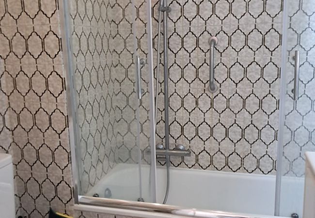 Appartement à Quarteira - T1 T20 13ºD AR COND GARAGEM TV WIFI